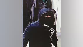 Police searching for Roswell jewelry store burglars