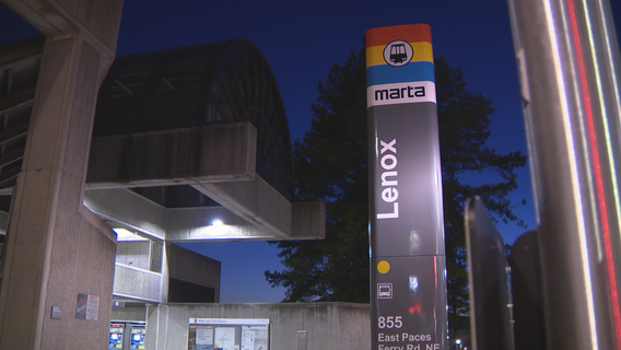 Report: Children 'fist bump' man before attempted armed robbery