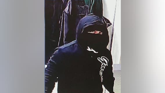 Police searching for Roswell jewelry store burglars