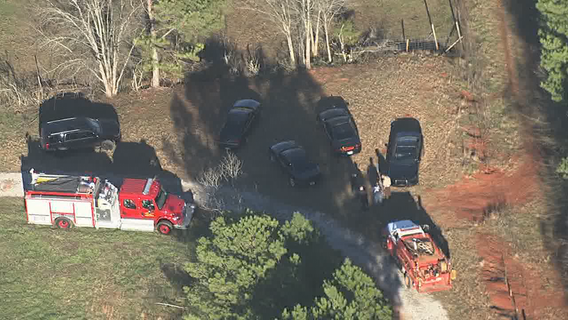 Pilot killed after small plane crashes in central Georgia woods