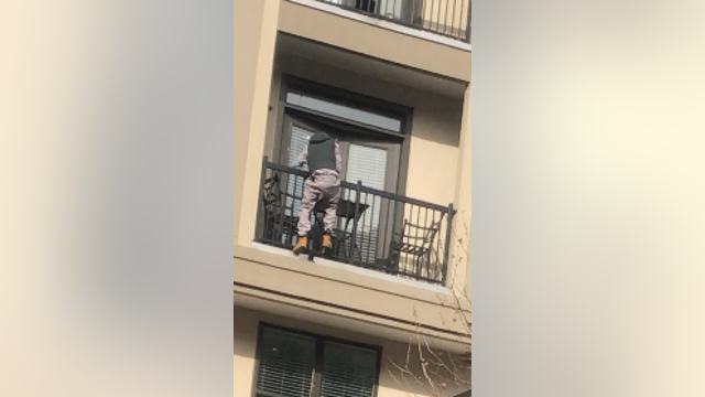 1 arrested, 1 on the run after Alpharetta police spot burglars on balcony