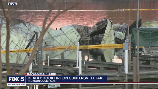 Mother, 4 children among 8 killed in Alabama dock fire