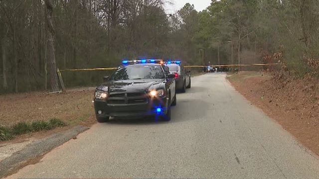 Police: 2 in custody after brief chase, wreck in DeKalb County