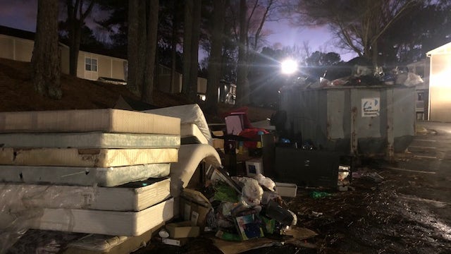 Residents of Fulton County apartment complex fed up with trash pile up