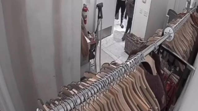 Thieves swipe wallets from had-at-work store employees