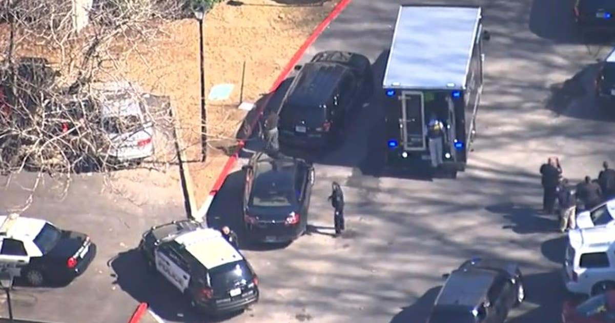1 in custody after police standoff at Smyrna apartment complex | FOX 5 ...