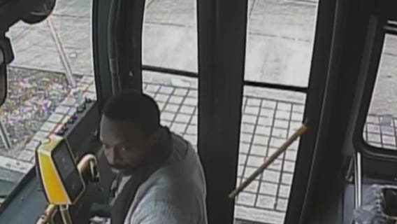 Police searching for man who robbed an Atlanta pizza place