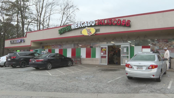 Armed robbery leaves 1 dead, police searching for shooter