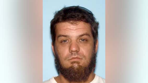Georgia deputies searching for wanted child molestation suspect