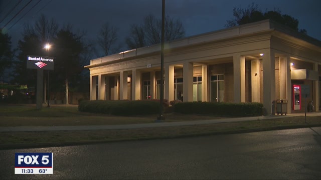 Police say car break-in suspects targeting Hispanics leaving south Cobb County banks