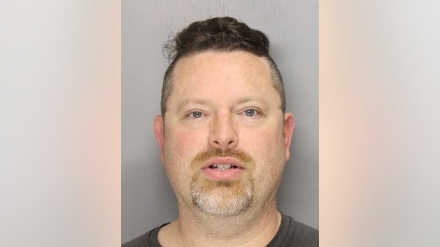 Warrant: Cobb County man tried to buy preteen girl for sex