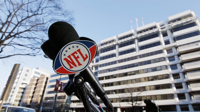 Free agent deals can't be official even as NFL year begins