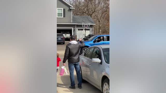 Neighbors celebrate 4-year-old's birthday with parade after coronavirus cancels party