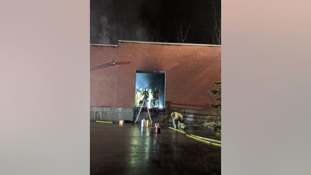 Firefighters battle blaze at Gwinnett County clothing warehouse