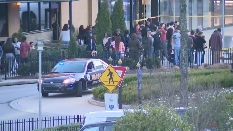 Man shot in Lenox Square Mall 