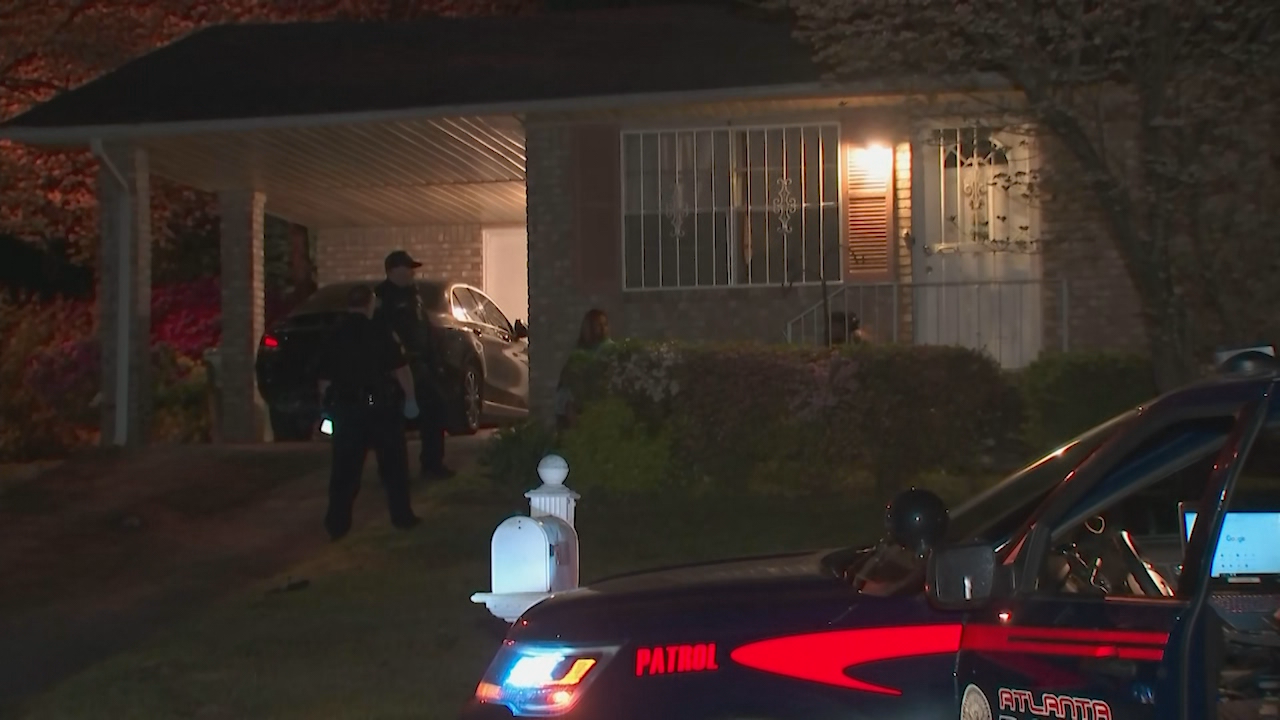 Teen fight leads to woman being stabbed in northwest Atlanta FOX 5