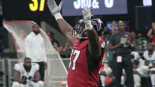 Grady Jarrett provides meals for first responders