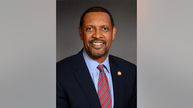 Former Democrat Vernon Jones to face Brian Kemp in Republican primary