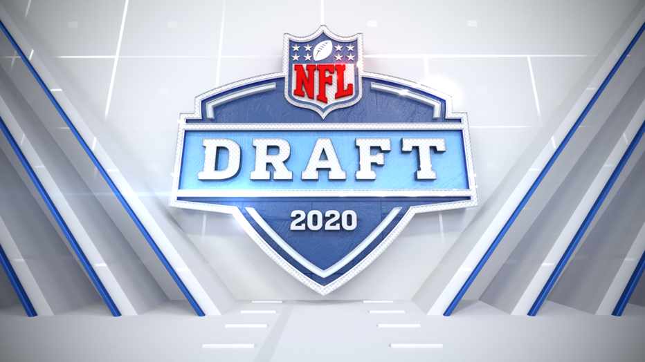 Draft 3: Falcons start with LB need