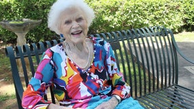 99-year-old Georgia woman knits face masks