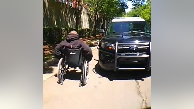 Georgia police officer reaches out to help homeless veteran in wheelchair