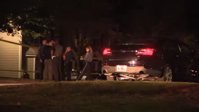 Police: Man found dead inside Gwinnett County apartment