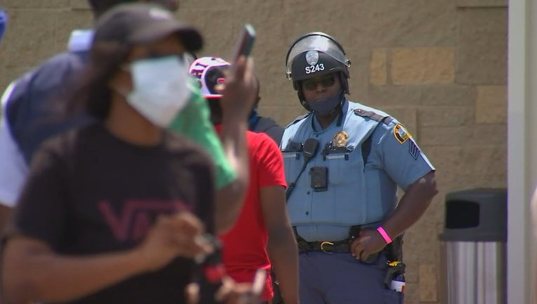 St. Paul Midway Target looting riot gear