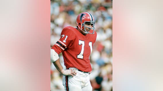 Longtime Atlanta Falcons DE John Zook dies at age 72
