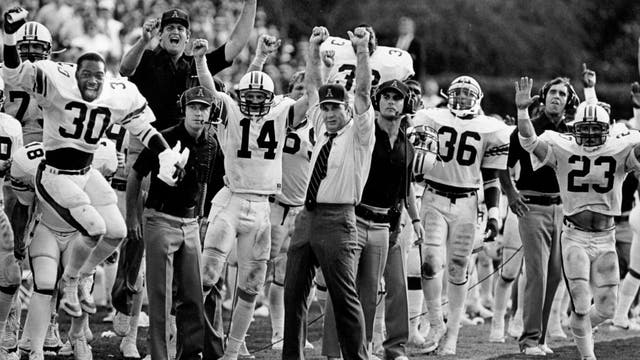 Former Auburn football coach Pat Dye dies at 80