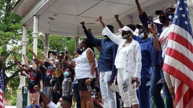 Hundreds gather for Juneteenth Day in Marietta