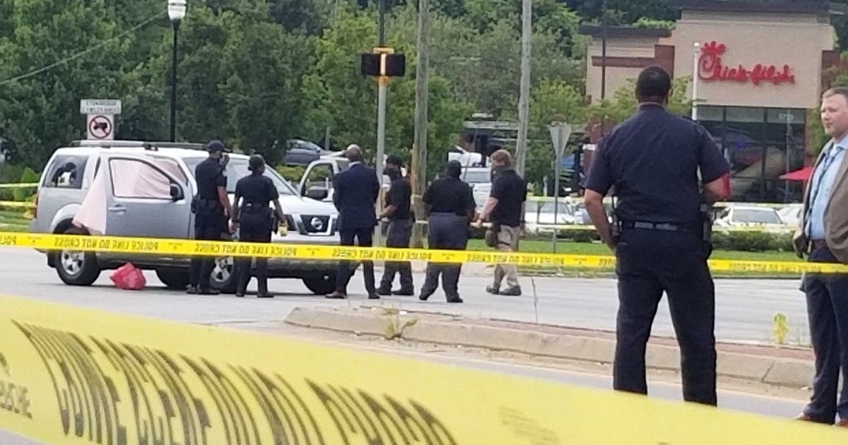 Police: 1 dead, 2 injured after shooting at SW Atlanta apartment ...