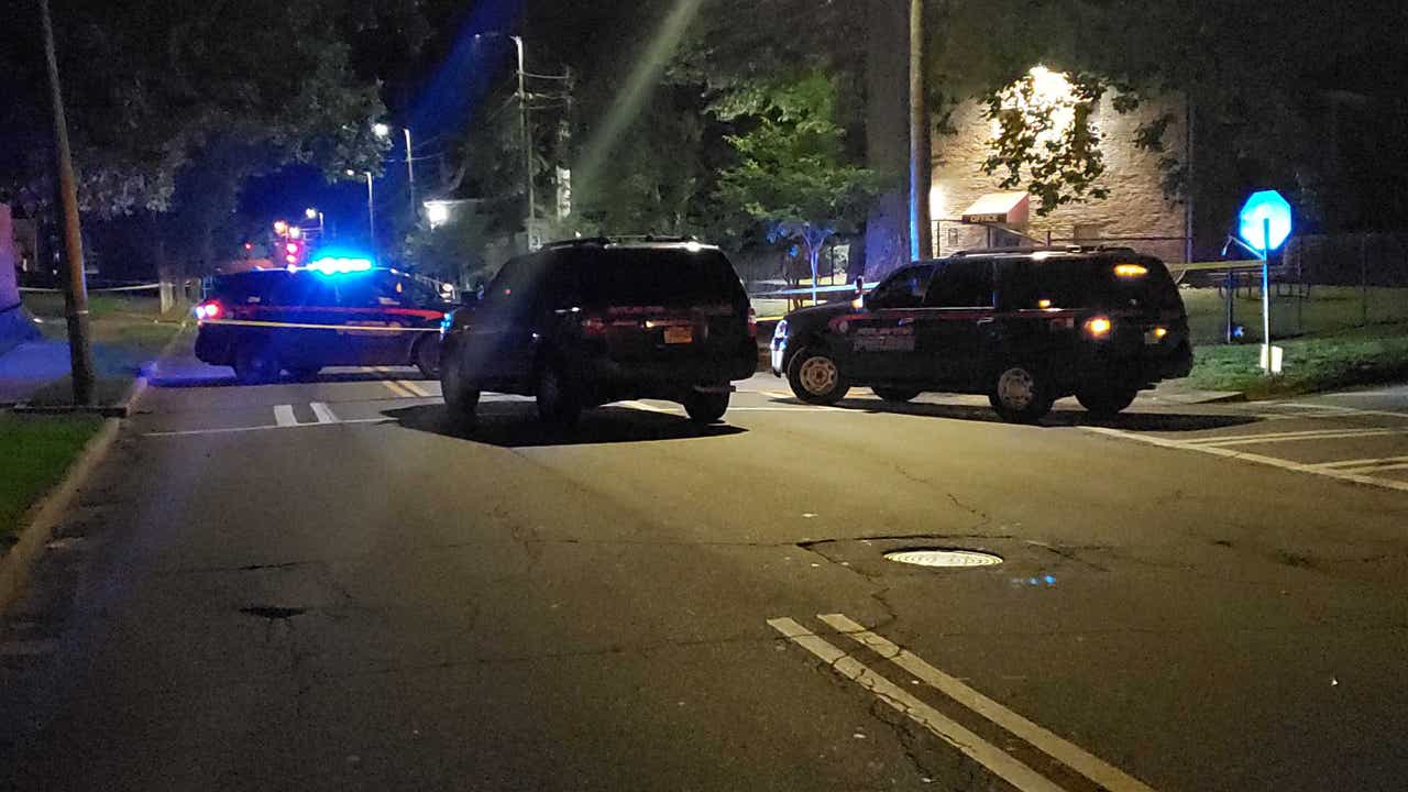 Man killed, another hurt in southwest Atlanta shooting