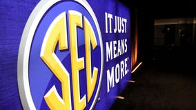 SEC invites Oklahoma and Texas to join conference — in 2025