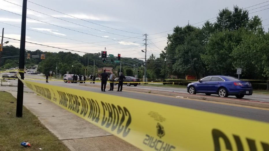 Police: 1 Dead, 2 Injured After Shooting At SW Atlanta Apartment Complex