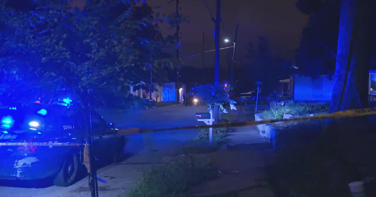 Officers investigating deadly shooting in SW Atlanta | FOX 5 Atlanta
