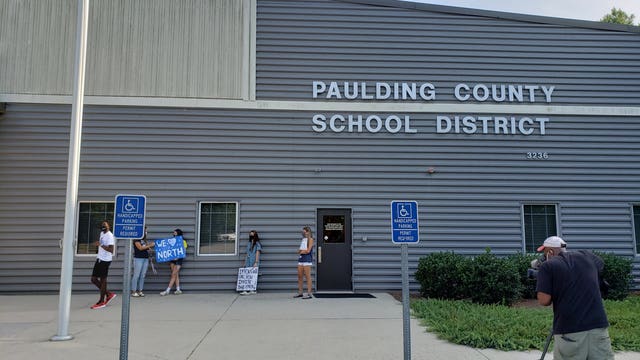 Emotions run high at Paulding County School Board meeting following viral photo