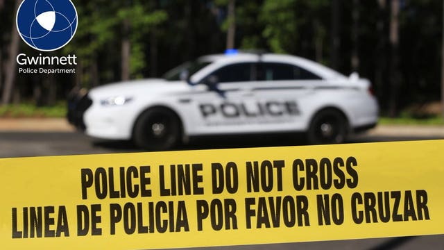 Busy roadway in Gwinnett closes after vehicle crash