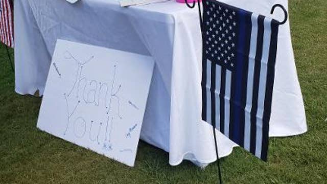 Cobb County neighborhood shows their gratitude to police officers