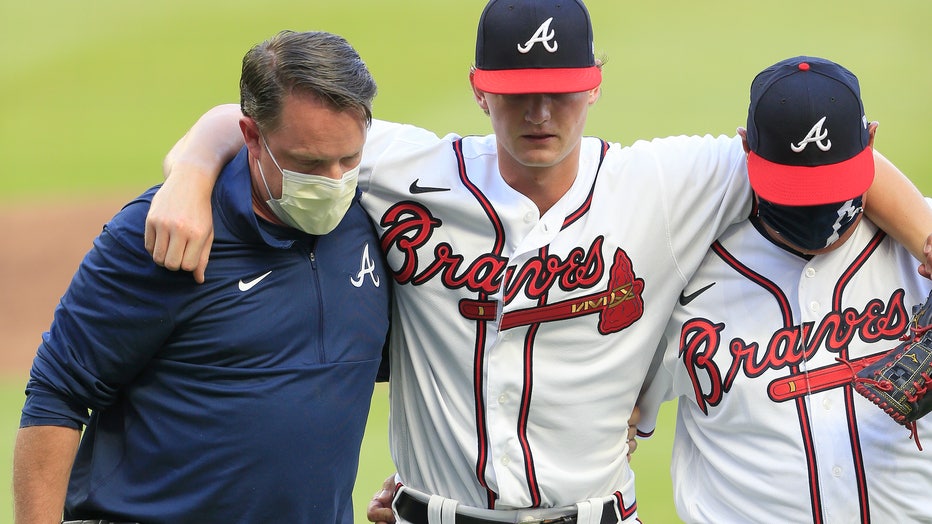 Braves ace Mike Soroka leaves game with injured right leg, out for