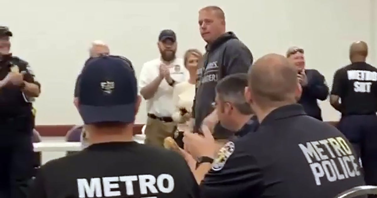 Louisville officer shot in the line of duty shows up for roll call 1 ...