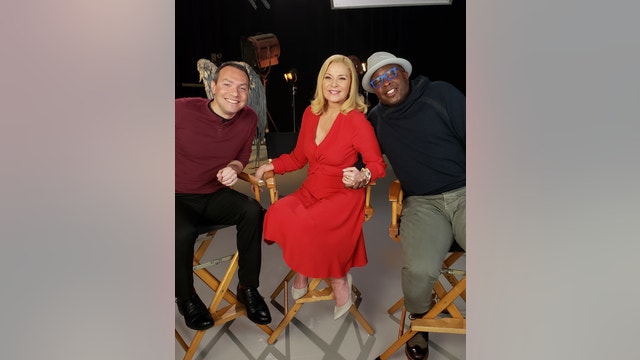 “Filthy Rich” star Kim Cattrall knows how to make an entrance