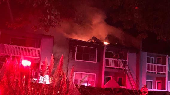 Early morning fire tears through Roswell apartment complex