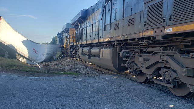 Sheriff: Train collides with tractor-trailer in Jefferson