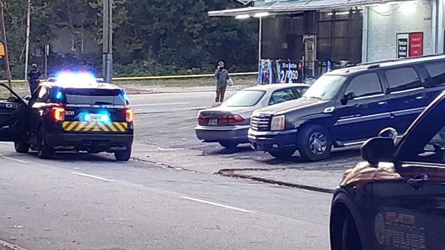 Woman shot, killed walking out of southwest Atlanta store