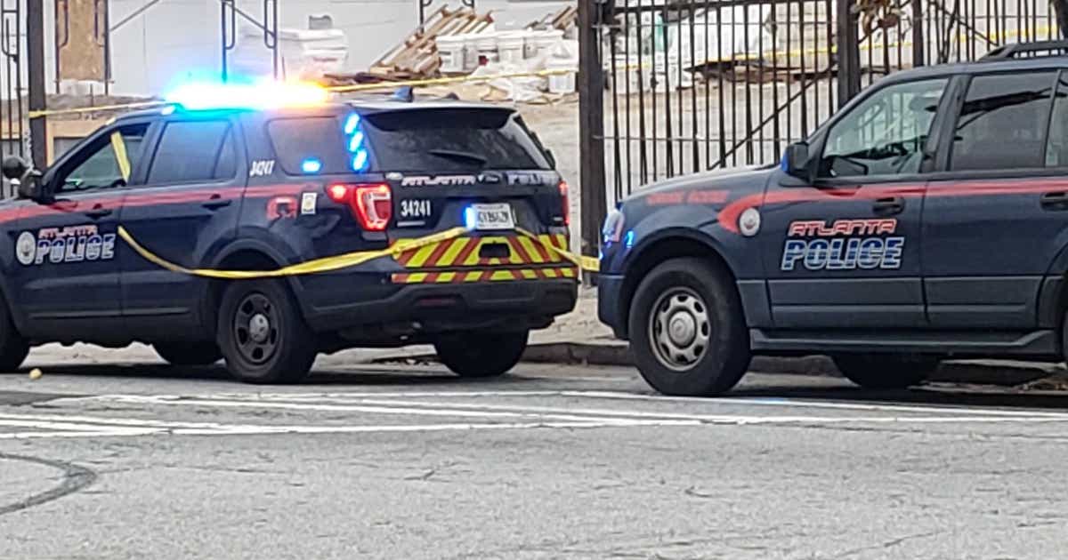 Police: 1 dead in shooting outside SW Atlanta sports bar | FOX 5 Atlanta