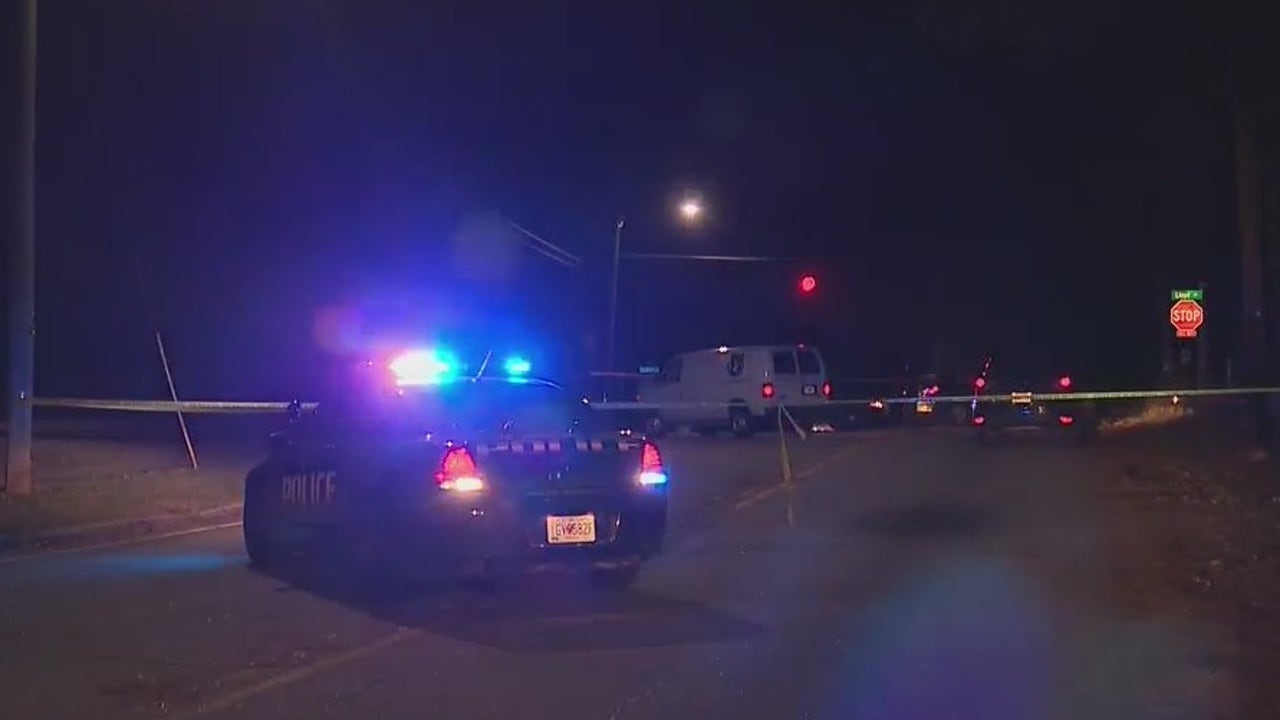 Driver Find Man Shot To Death On DeKalb County Road | FOX 5 Atlanta