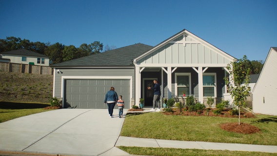 Todd Gurley helps surprise Atlanta military family with transitional housing