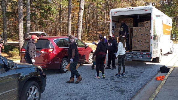 DeKalb high school grads donate to neighbors around Thanksgiving holiday