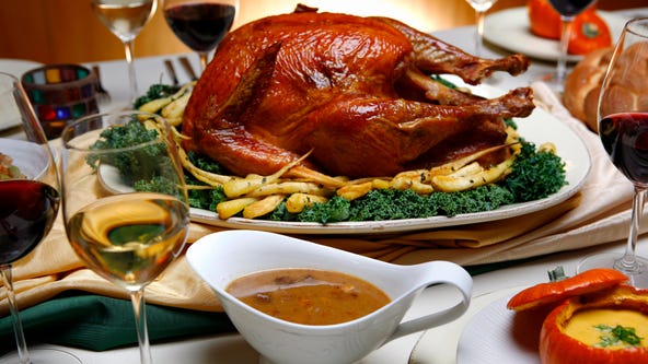 This Thanksgiving, experts recommend keeping gatherings small, local