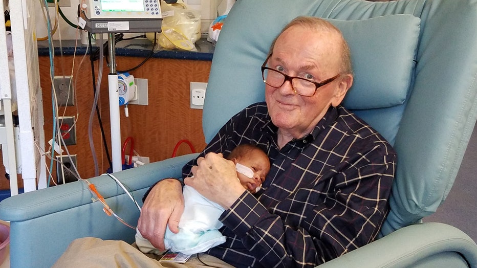 Nicu Grandpa David Deutchman Who Cuddled Newborns Dies After Battle 
